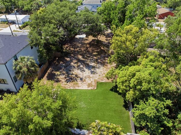 2929 W AVERILL AVENUE , TAMPA, FL 33611