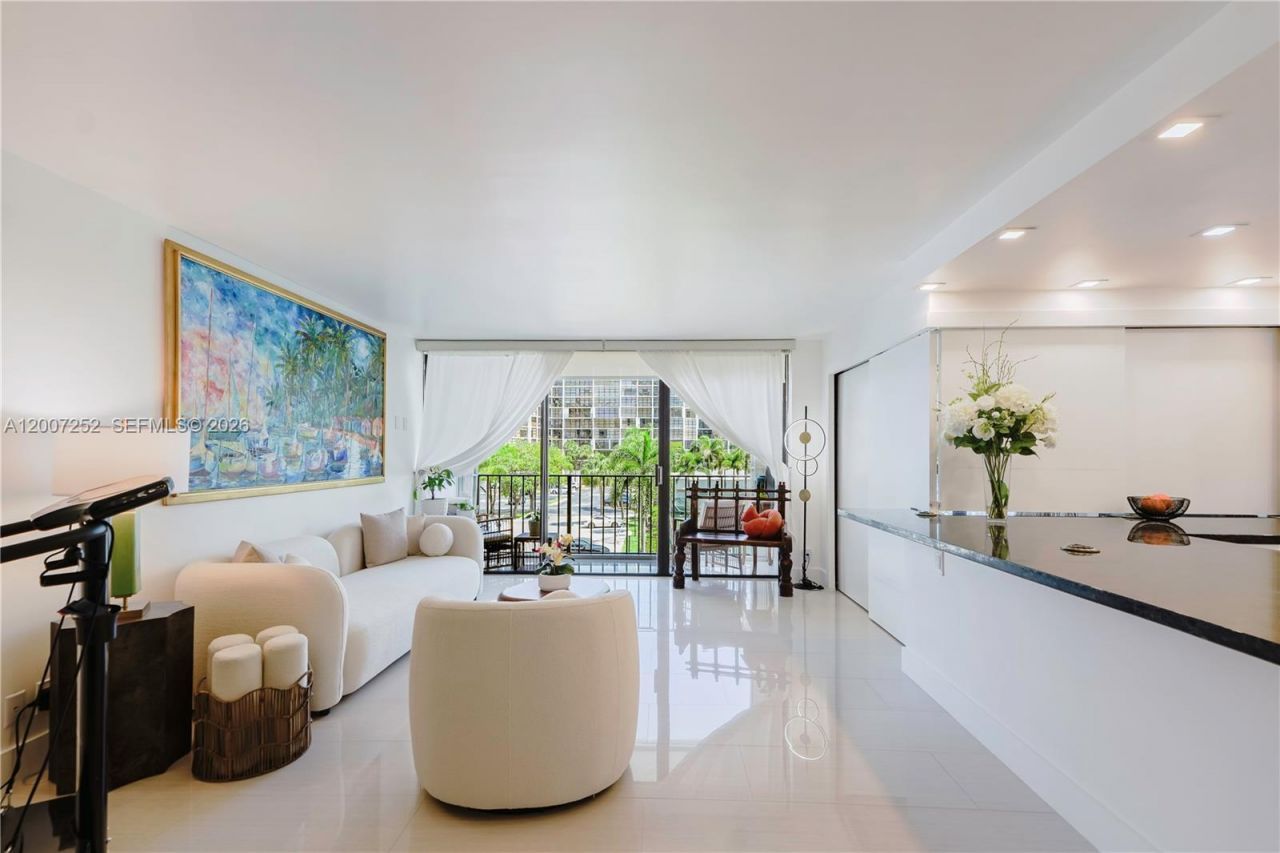 400 Leslie Dr, Unit 319, Hallandale Beach, FL 33009 Photo