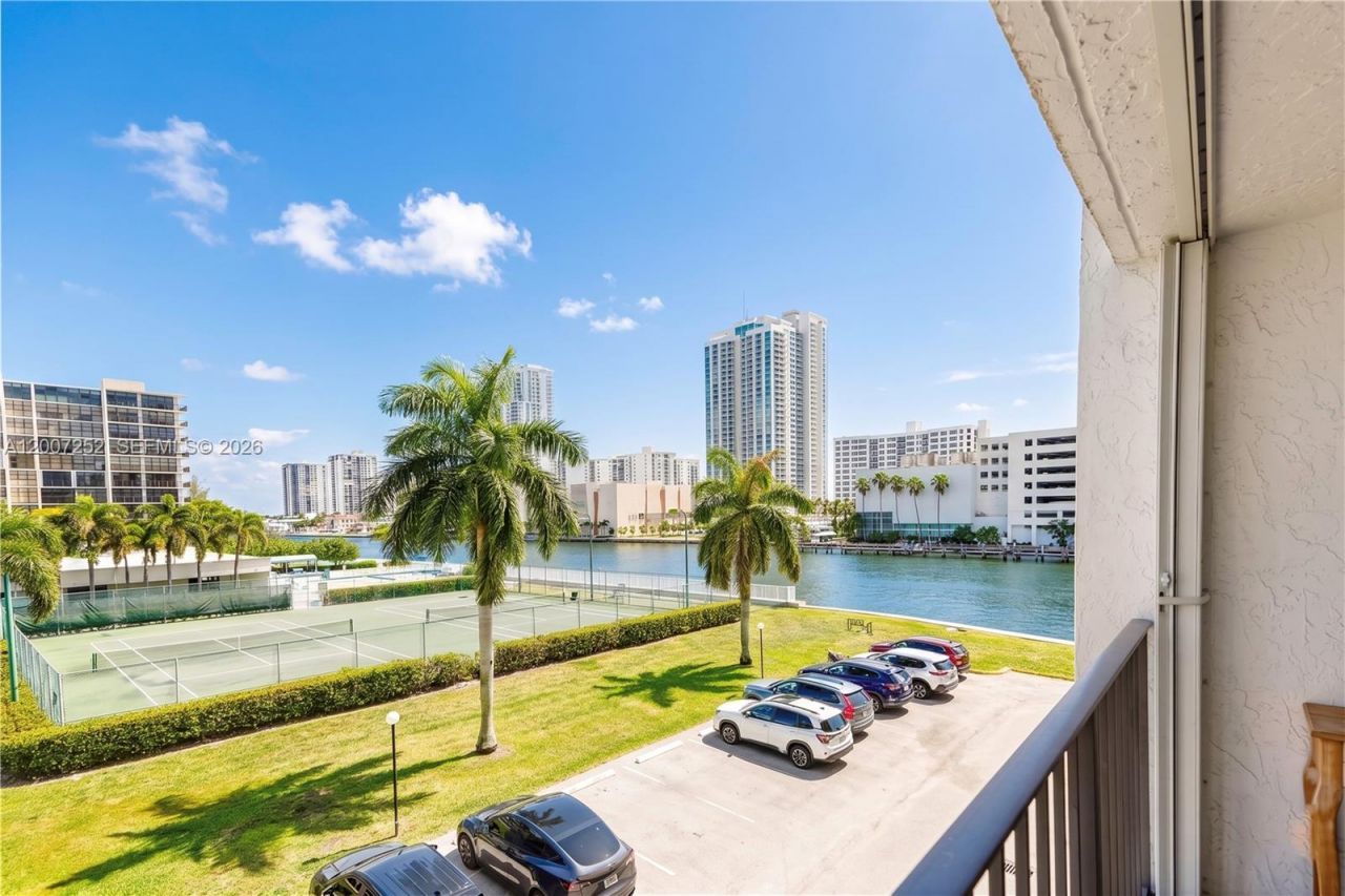 400 Leslie Dr, Unit 319, Hallandale Beach, FL 33009 Photo