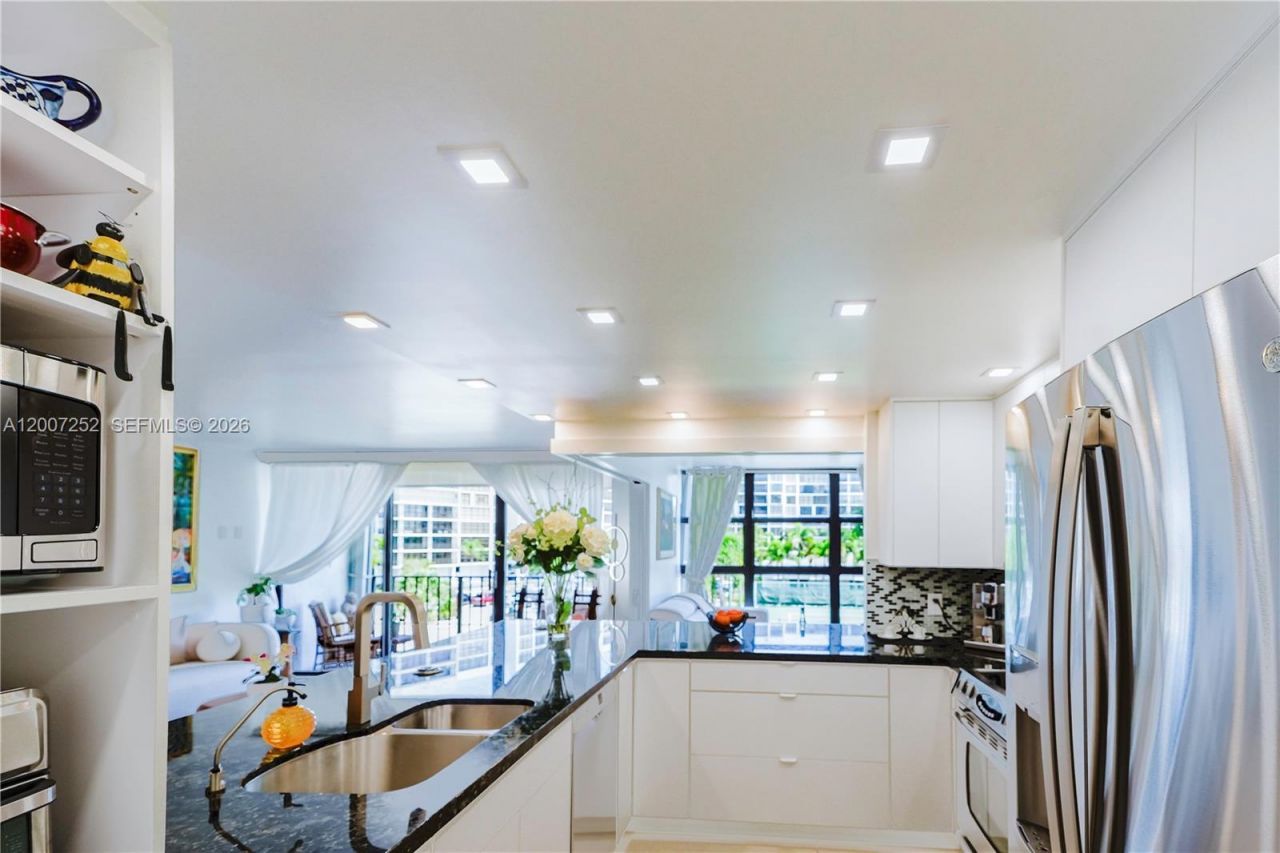 400 Leslie Dr, Unit 319, Hallandale Beach, FL 33009 Photo