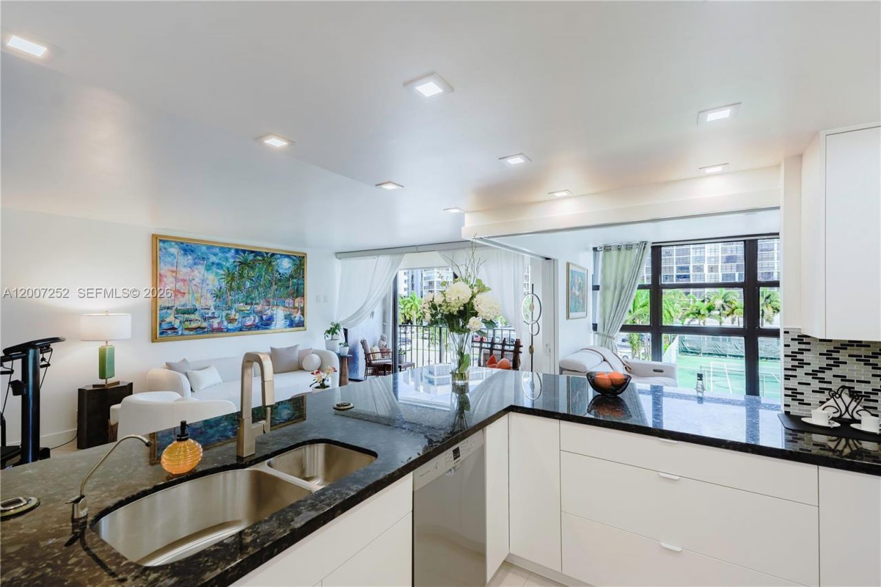 400 Leslie Dr, Unit 319, Hallandale Beach, FL 33009 Photo