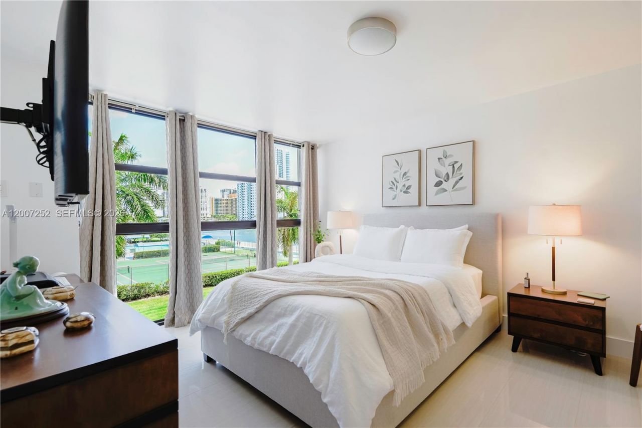 400 Leslie Dr, Unit 319, Hallandale Beach, FL 33009 Photo