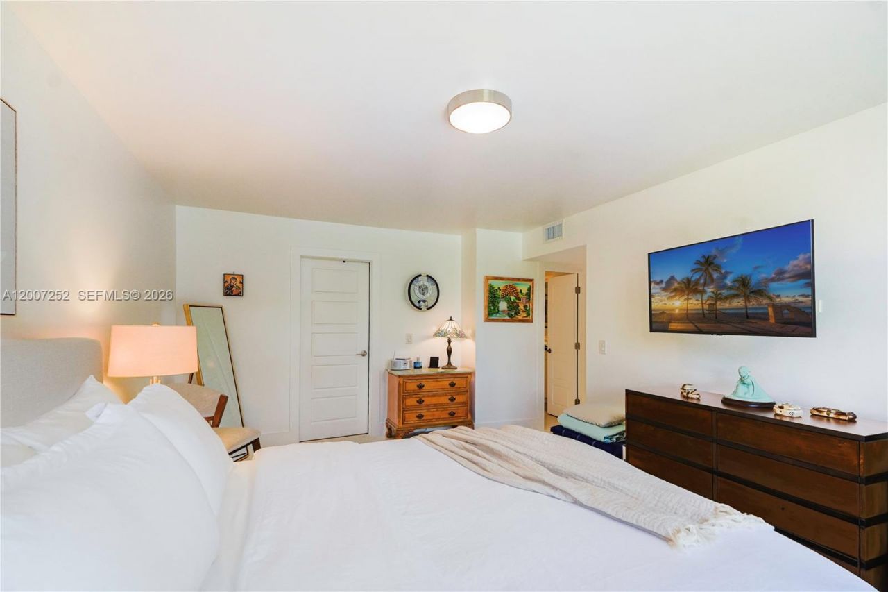 400 Leslie Dr, Unit 319, Hallandale Beach, FL 33009 Photo