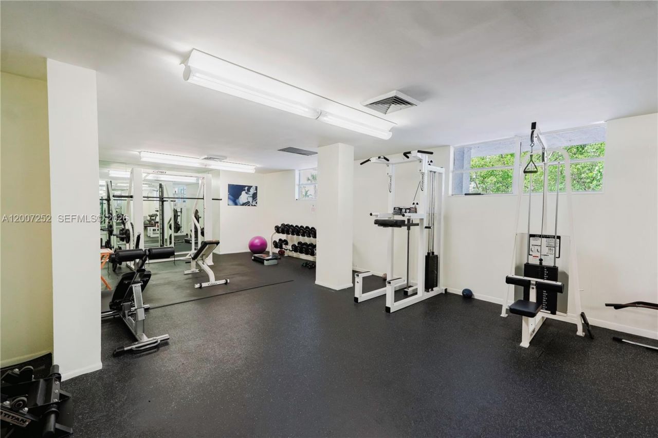 400 Leslie Dr, Unit 319, Hallandale Beach, FL 33009 Photo