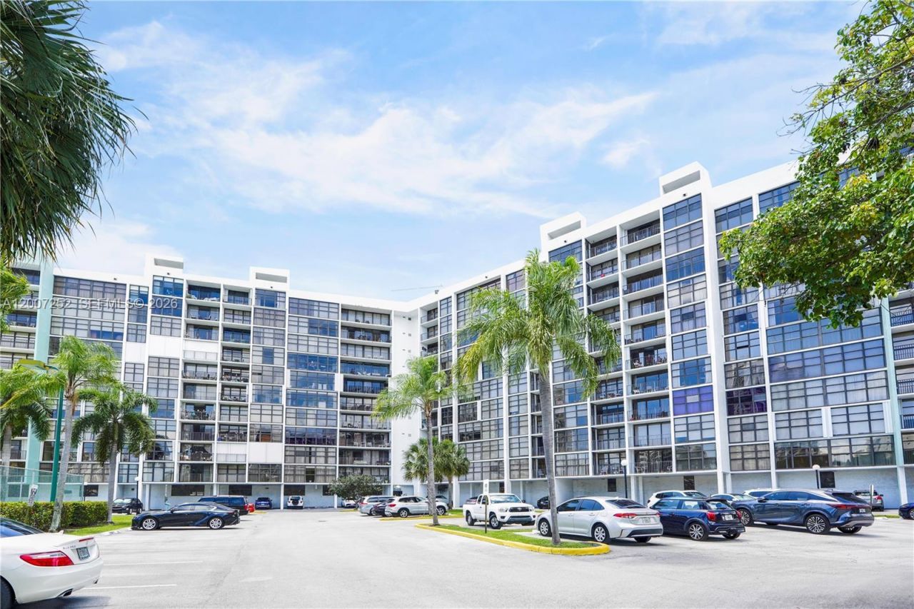 400 Leslie Dr, Unit 319, Hallandale Beach, FL 33009 Photo