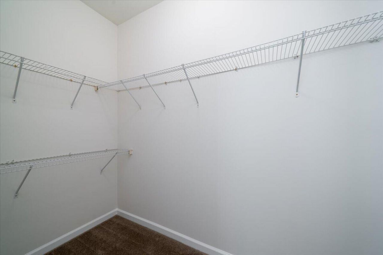 1600 Long Grove Drive Photo 14