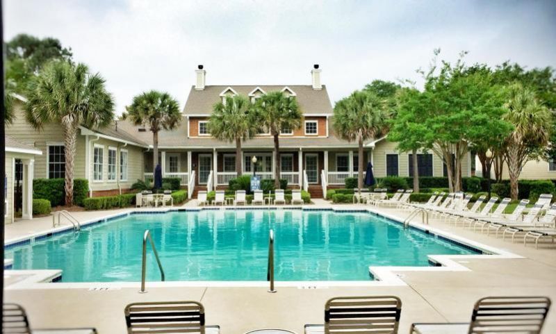 1600 Long Grove Drive Photo 16