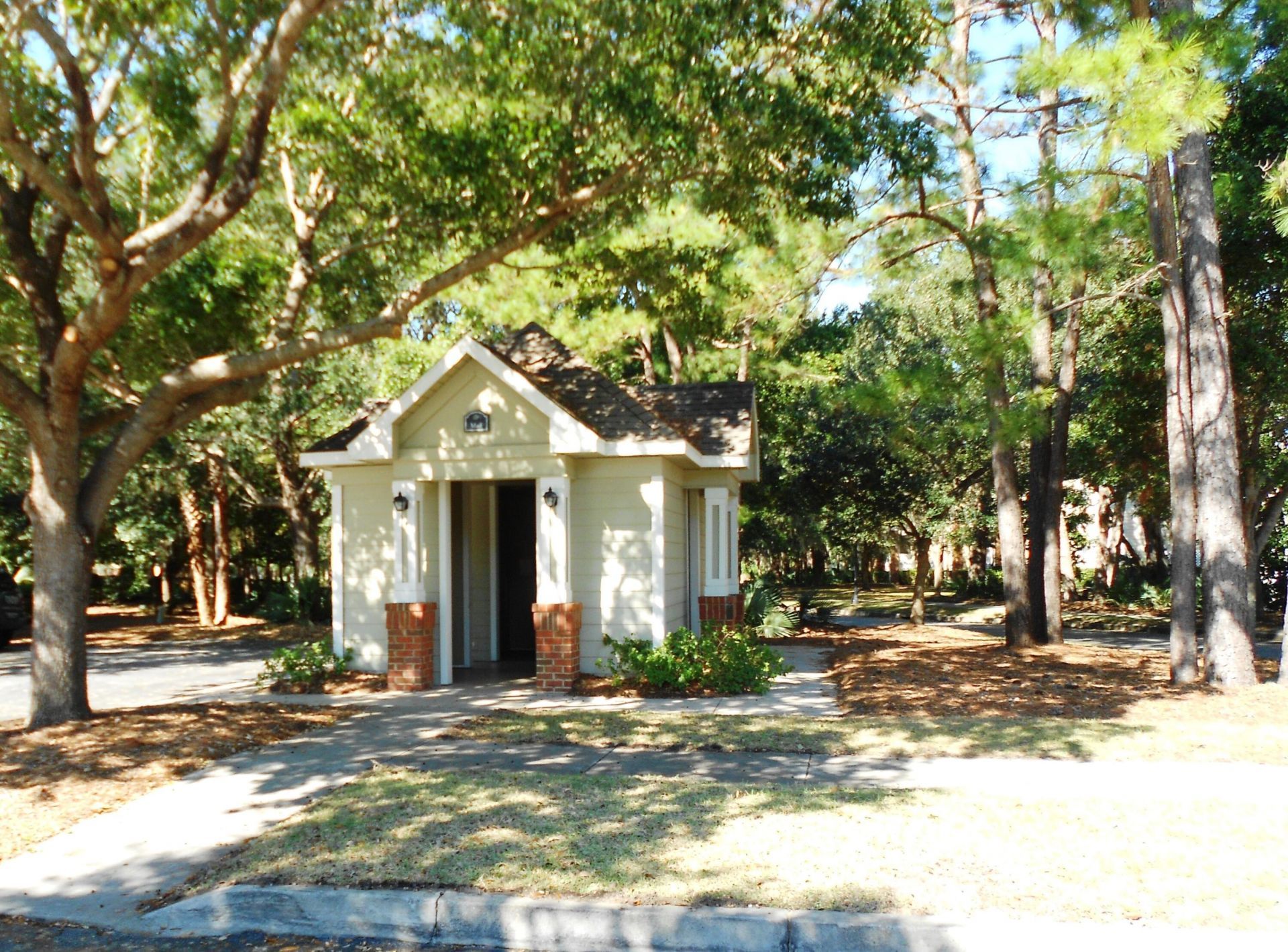 1600 Long Grove Drive Photo 18