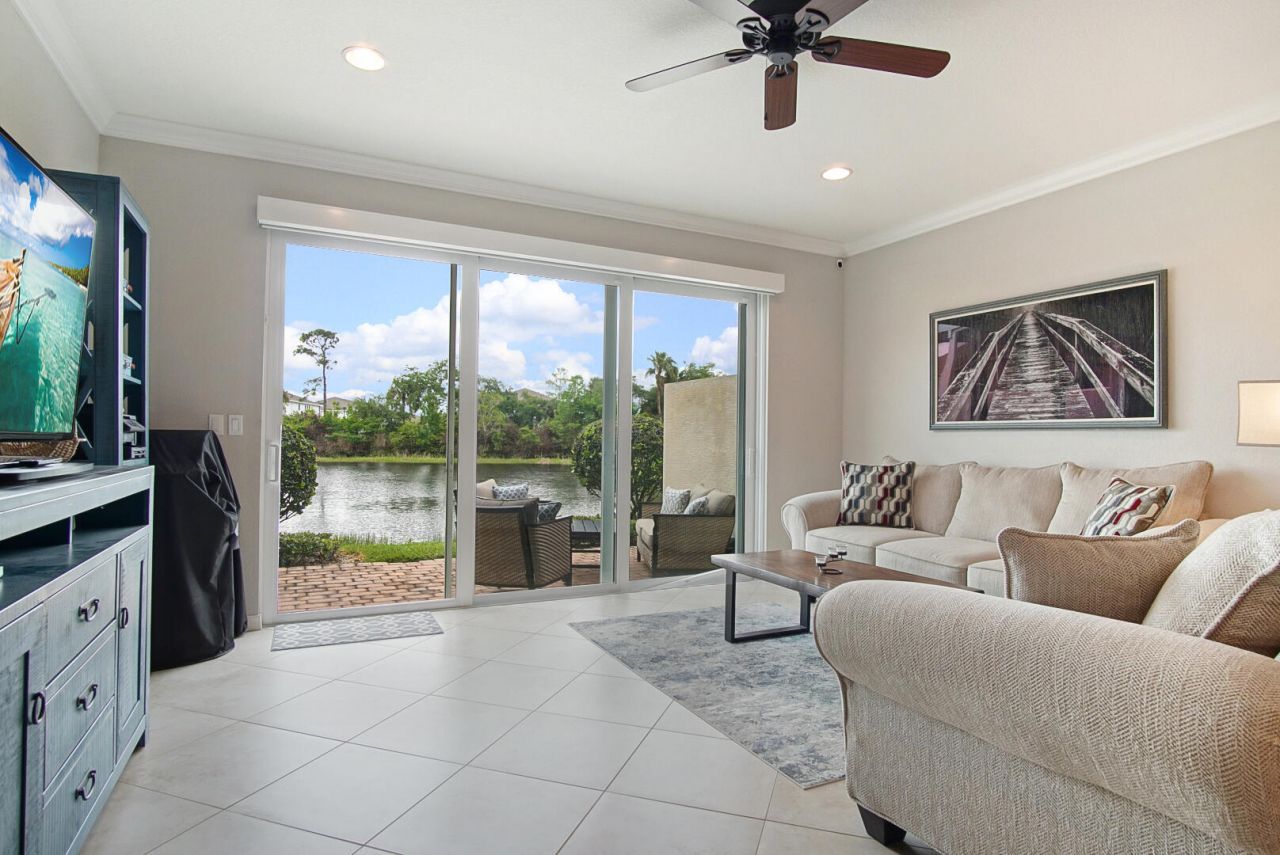 638 SW Glen Crest Way, Stuart, FL 34997 Photo