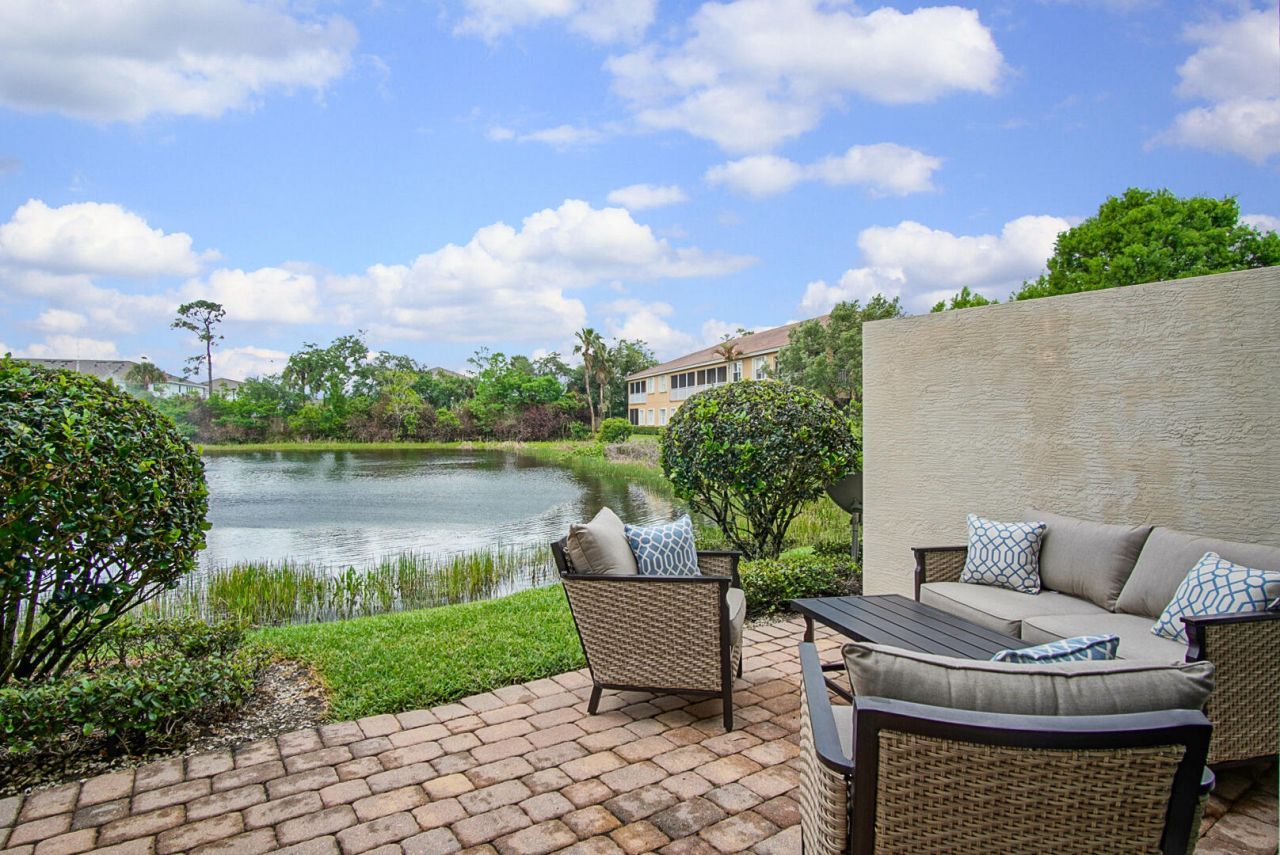 638 SW Glen Crest Way, Stuart, FL 34997 Photo