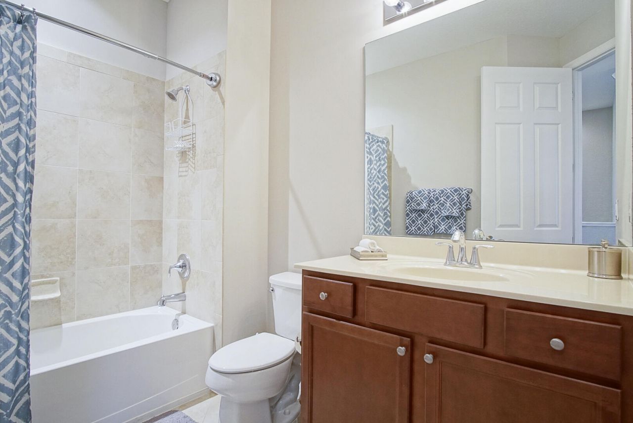 638 SW Glen Crest Way, Stuart, FL 34997 Photo