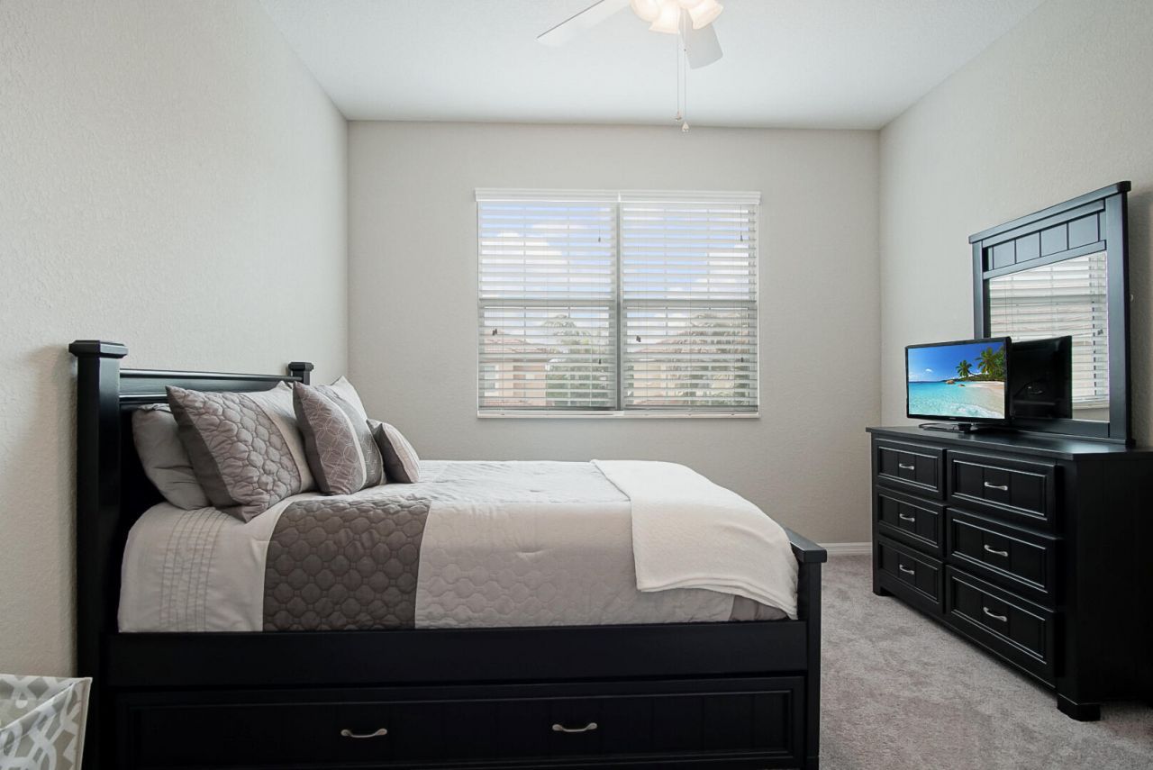 638 SW Glen Crest Way, Stuart, FL 34997 Photo