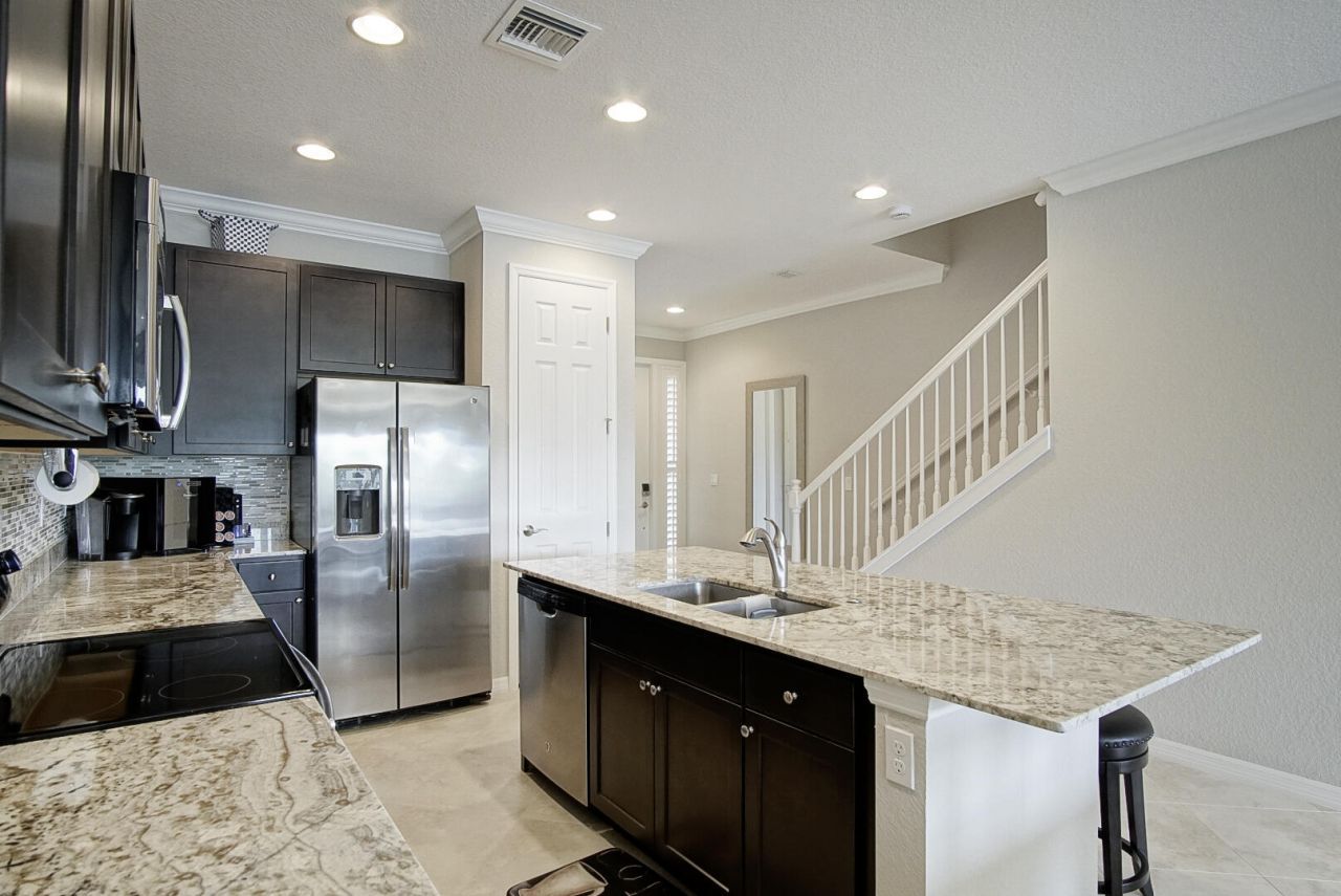 638 SW Glen Crest Way, Stuart, FL 34997 Photo