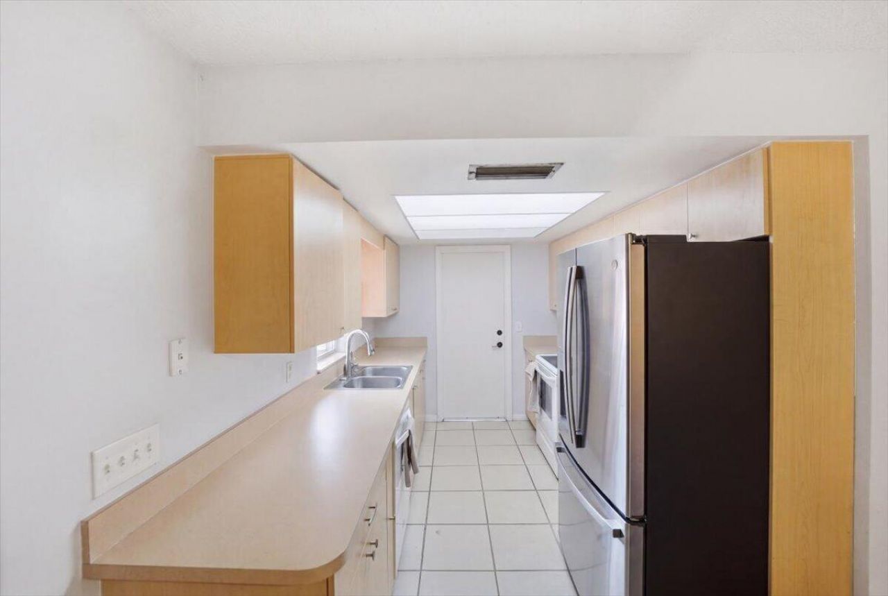 583 SE Greenway Terrace, Port Saint Lucie, FL 34983 Photo