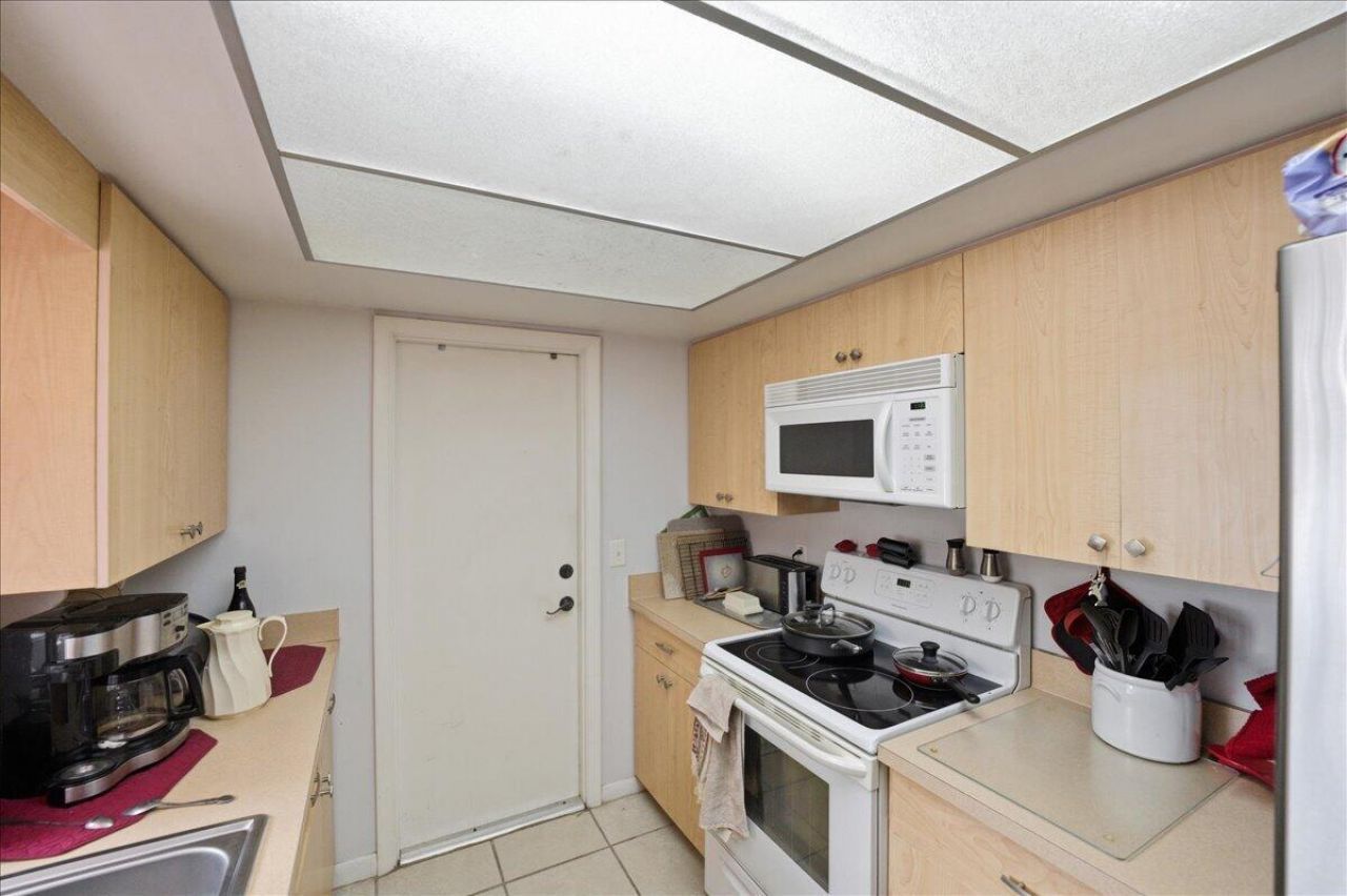 583 SE Greenway Terrace, Port Saint Lucie, FL 34983 Photo