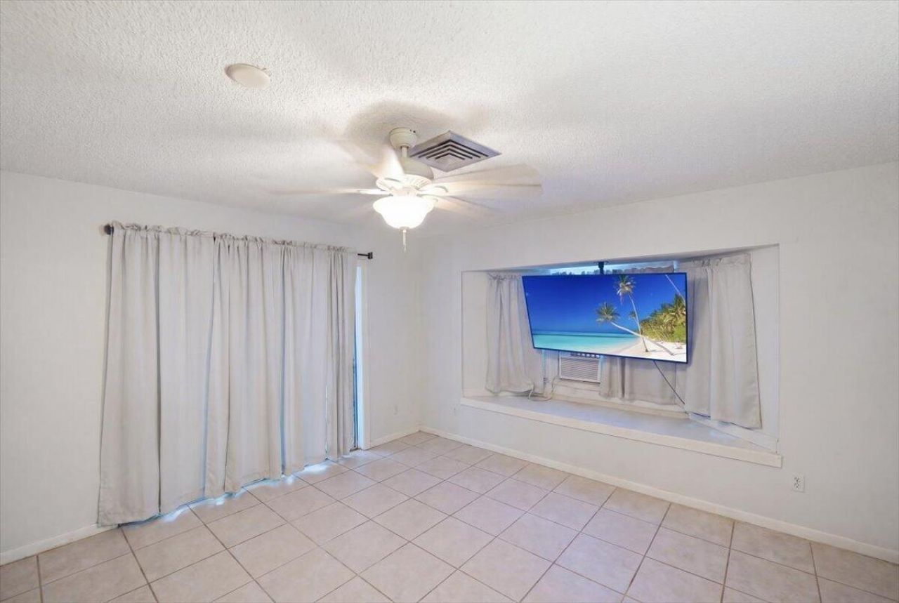 583 SE Greenway Terrace, Port Saint Lucie, FL 34983 Photo