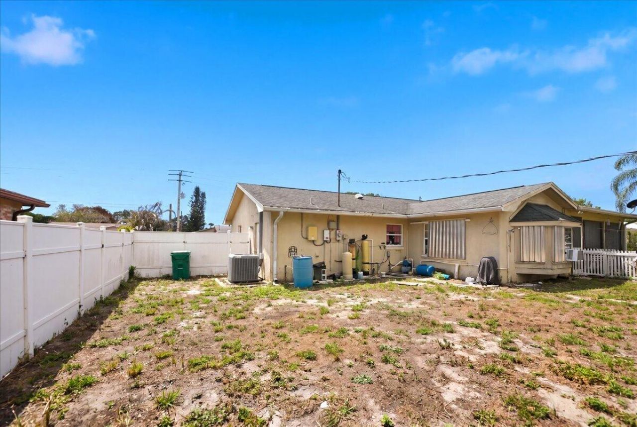 583 SE Greenway Terrace, Port Saint Lucie, FL 34983 Photo