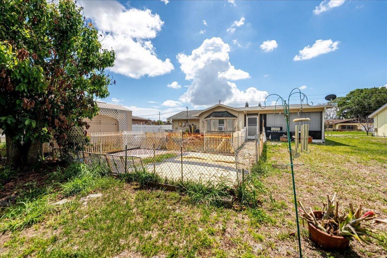 583 SE Greenway Terrace, Port Saint Lucie, FL 34983 Photo