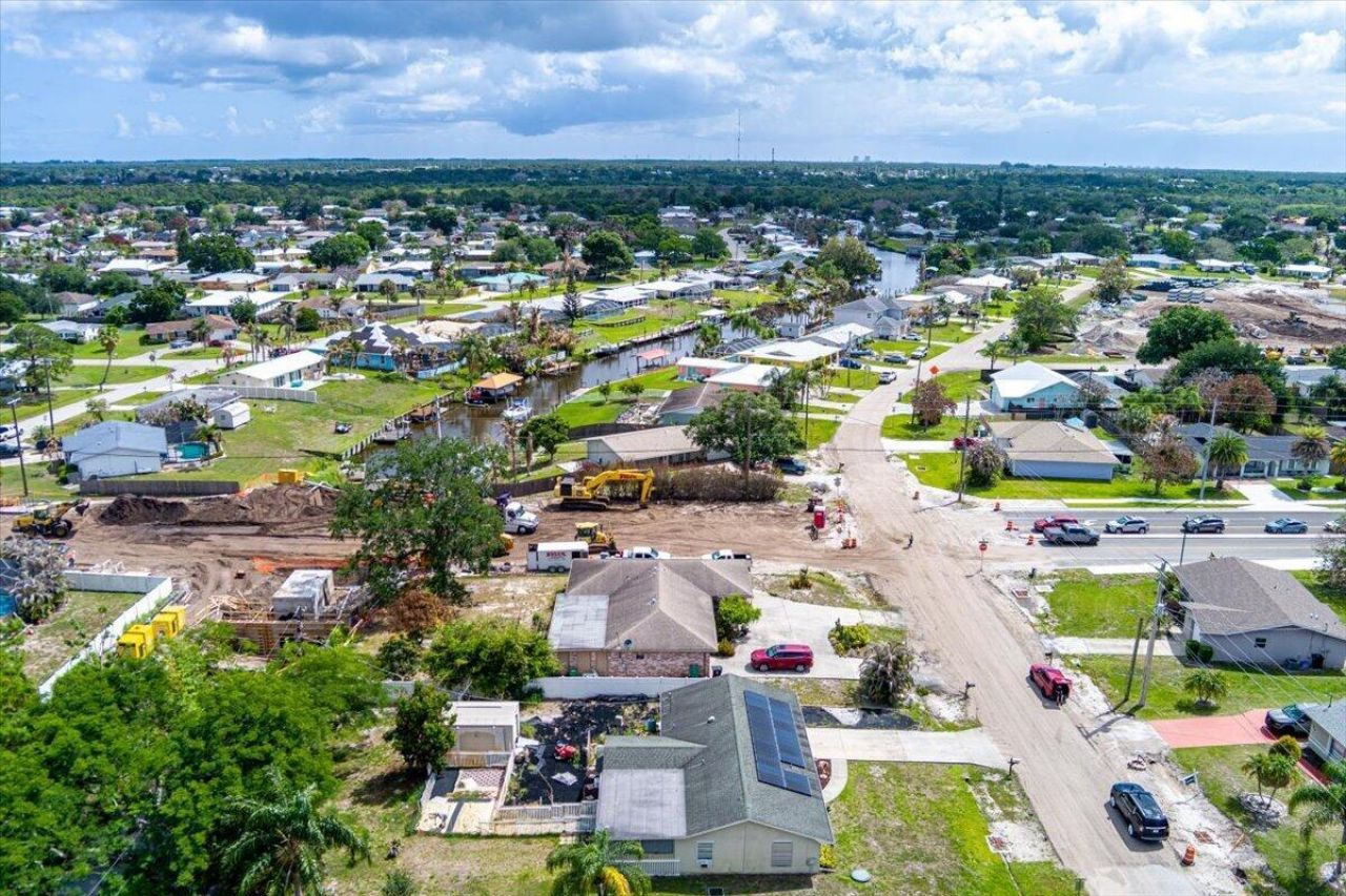 583 SE Greenway Terrace, Port Saint Lucie, FL 34983 Photo