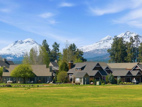 309 S Jefferson Way, Sisters, OR 97759