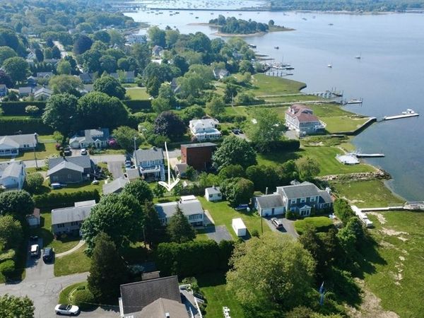 30 Lucy St, Dartmouth, MA 02748