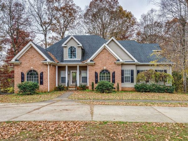 1240 Camp Ravine Rd , Burns, TN 37029