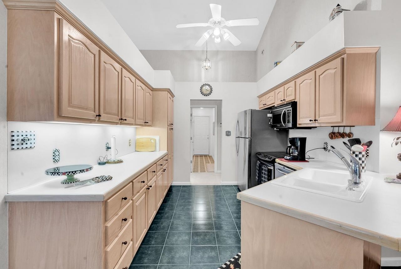 9617 Sandpiper Ct.  Photo 14