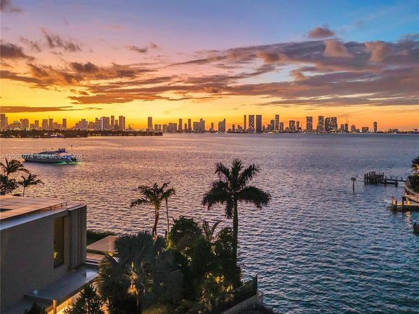 1649 W 22nd St , Miami Beach, FL 33140