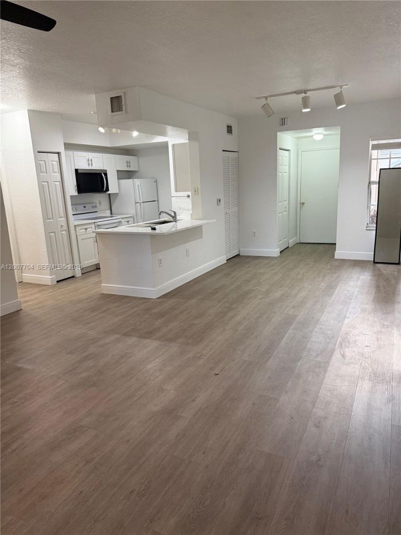 2500 Centergate Dr , Unit 104, Miramar, FL 33025 Photo