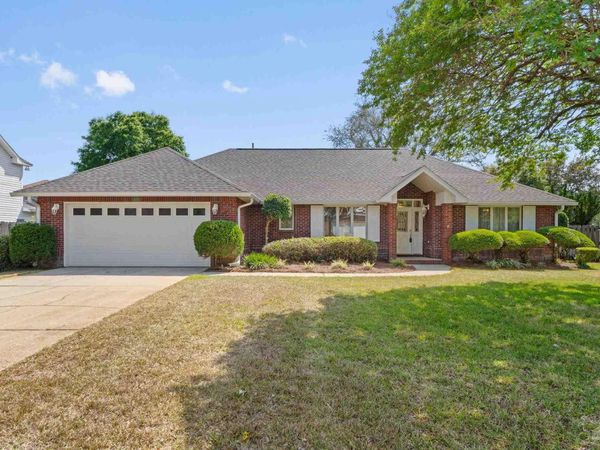 3823 Saber Tooth Cir, Gulf Breeze, FL 32563