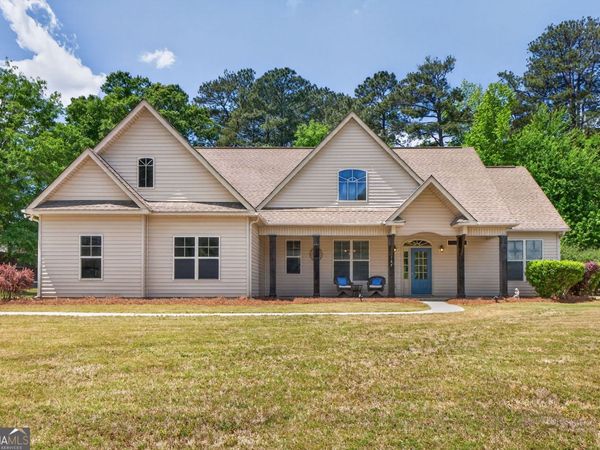 127 Lambdin Circle, Barnesville, GA 30204