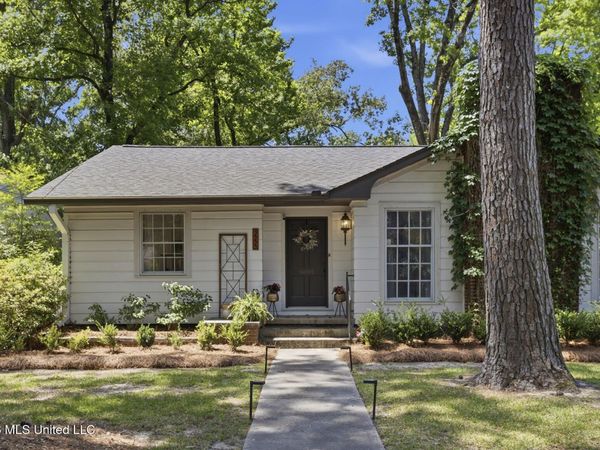 3555 Cowan Place, Jackson, MS 39216