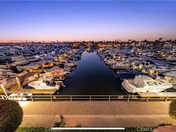 4165 Warner Avenue, Unit 202, Huntington Beach, CA 92649