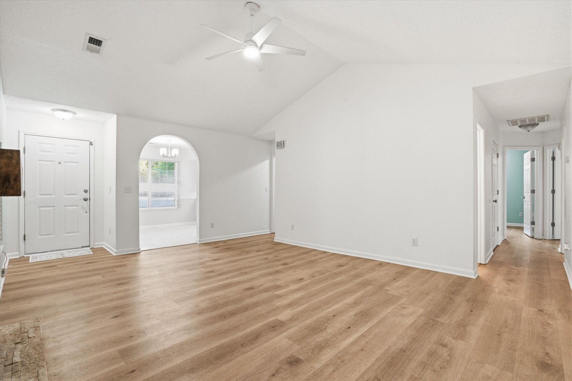 3628 Woodscape Court Photo 5