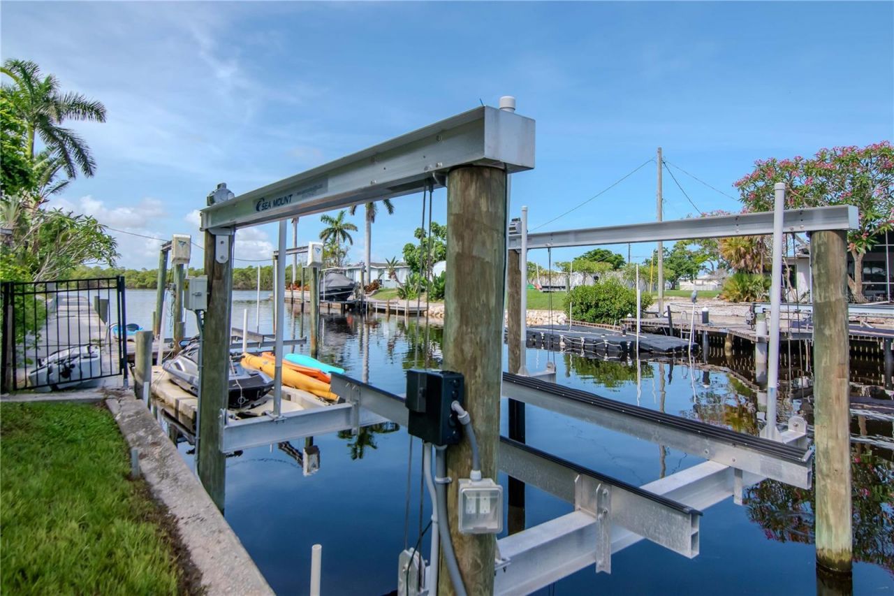106 Steven Street, Ruskin, FL 33570 Photo