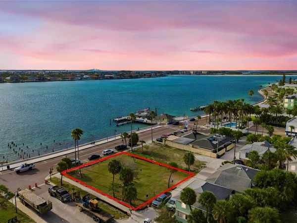 808 PASS A GRILLE WAY , ST PETE BEACH, FL 33706