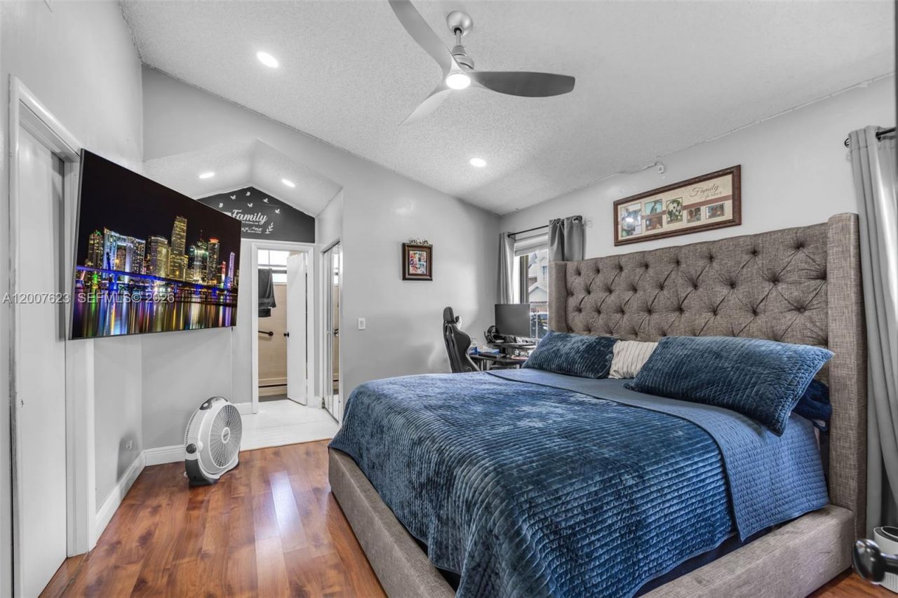 7059 Woodmont Way , Tamarac, FL 33321 Photo