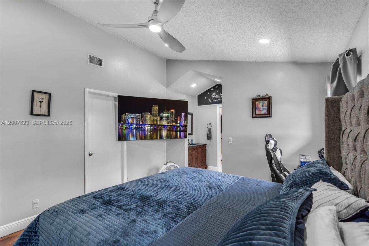 7059 Woodmont Way , Tamarac, FL 33321 Photo