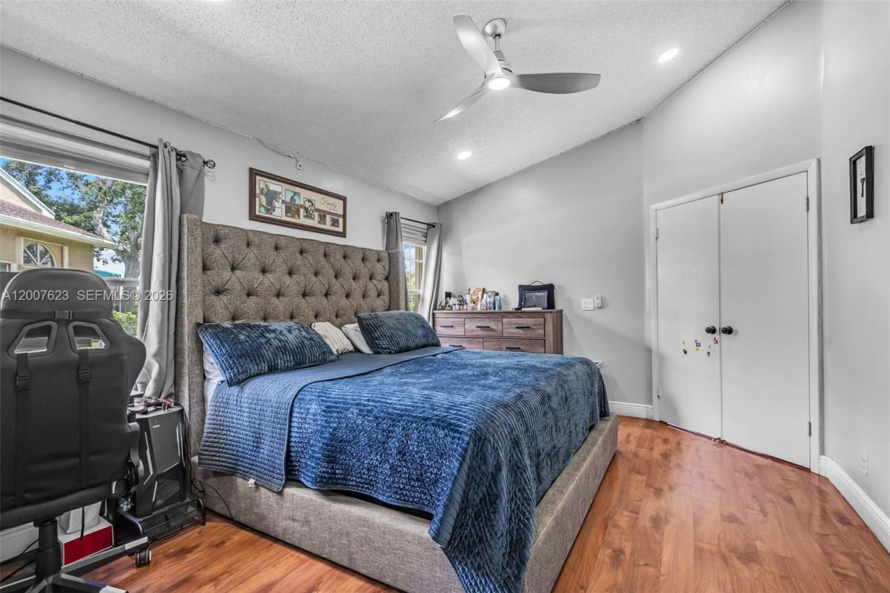 7059 Woodmont Way , Tamarac, FL 33321 Photo