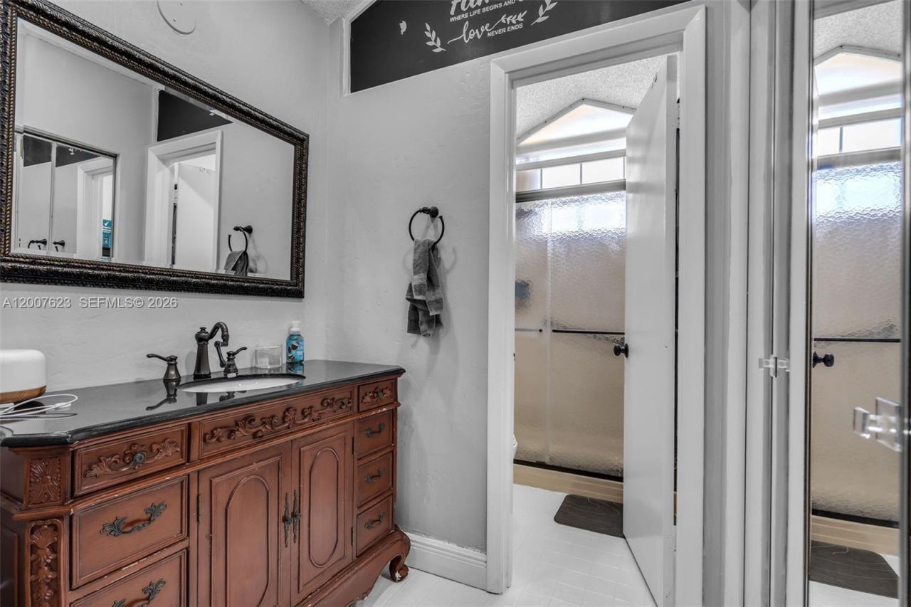 7059 Woodmont Way , Tamarac, FL 33321 Photo