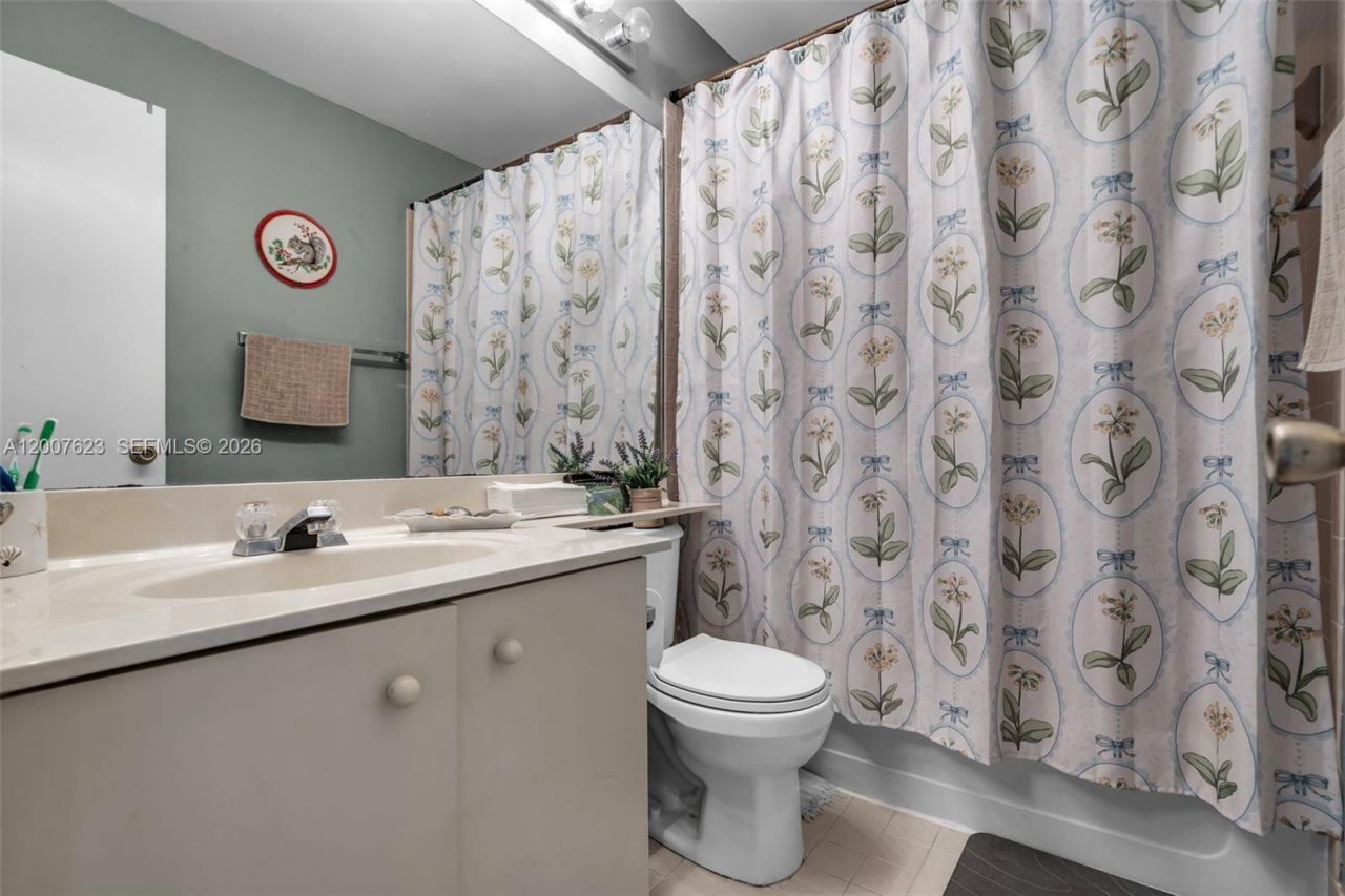 7059 Woodmont Way , Tamarac, FL 33321 Photo