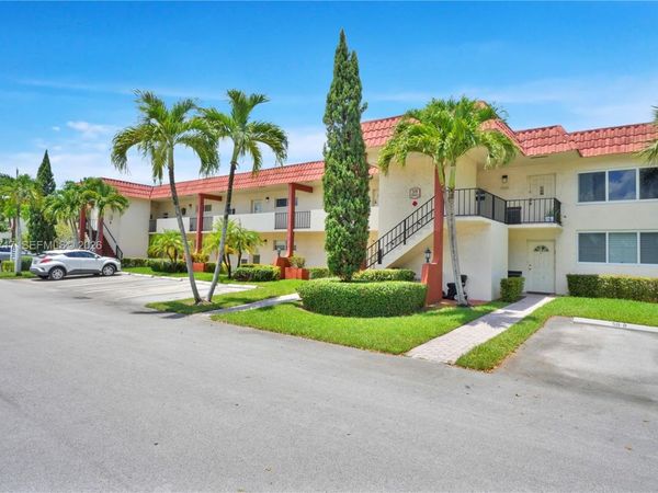 8941 S Hollybrook Blvd , Unit 203, Pembroke Pines, FL 33025