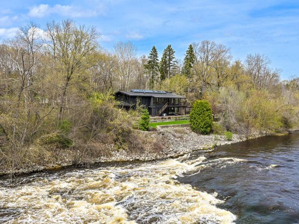 1802 S Green Bay Rd, Grafton, WI 53024