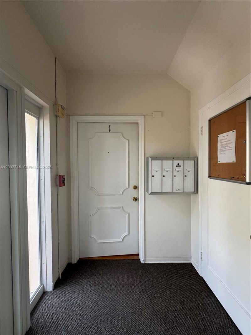 725 NE 91st St, Unit 1D, Miami Shores, FL 33138 Photo