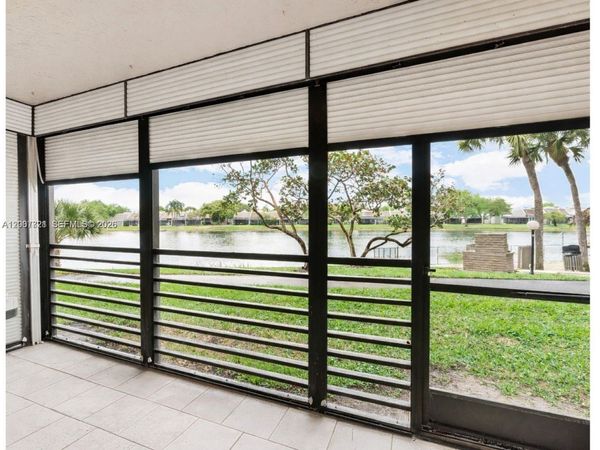 1101 Colony Point Cir, Unit 101, Pembroke Pines, FL 33026