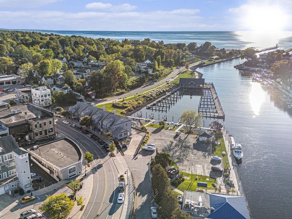 259 Kalamazoo Street, Unit 4, South Haven, MI 49090