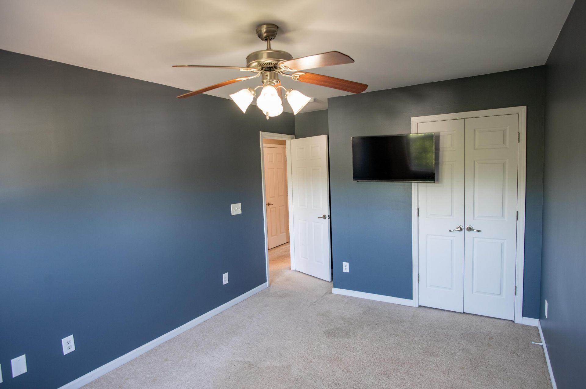 9038 Parlor Drive Photo 16