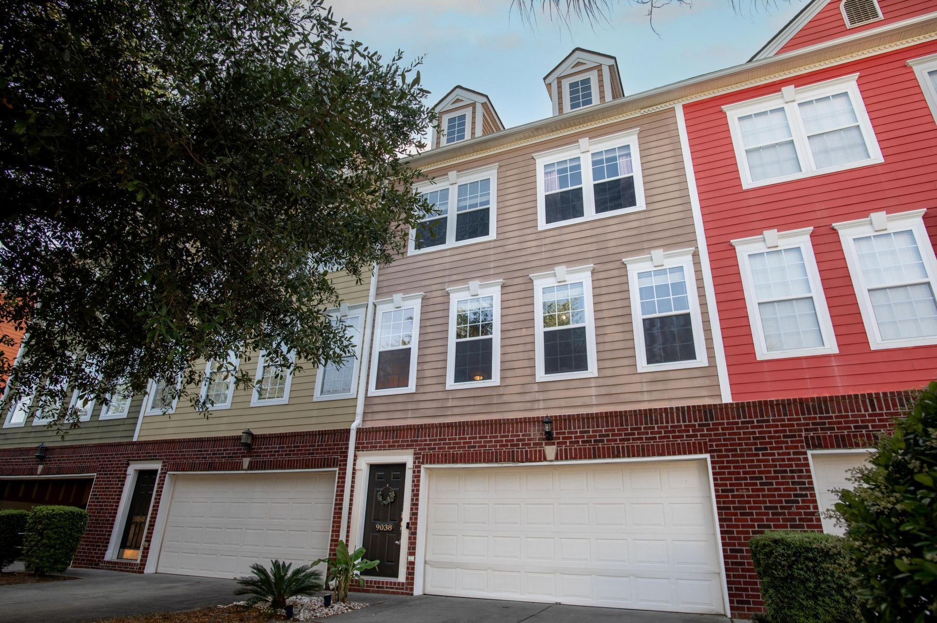 9038 Parlor Drive Photo 3