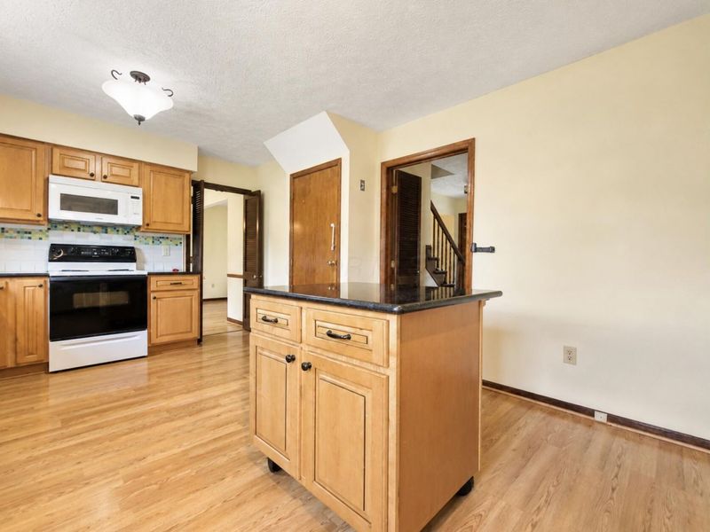 3252 Noreen Drive, Columbus, OH 43221 Photo 14