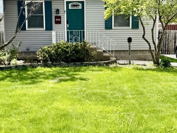 9526 S Claremont Avenue , Chicago, IL 60643